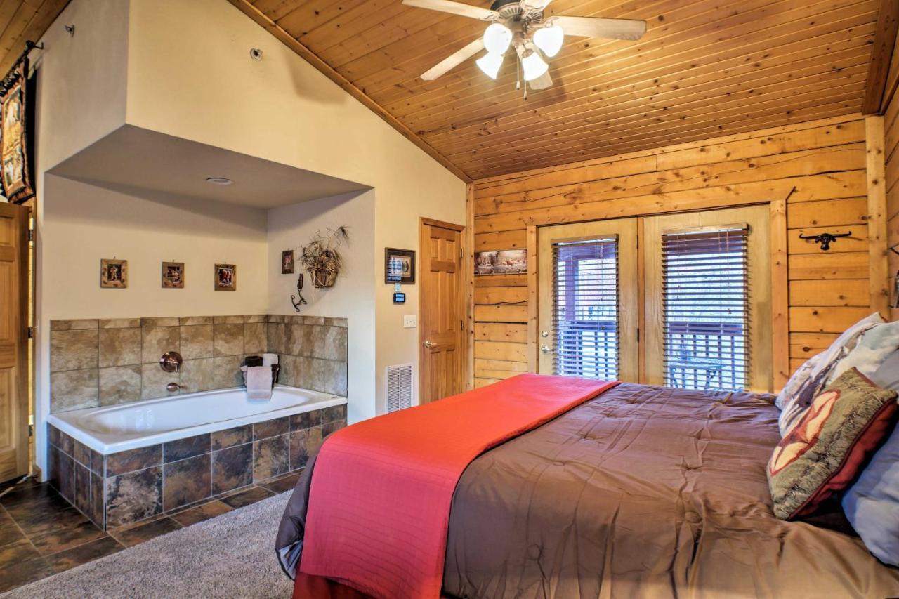 Cabin-Style Studio Right Off The Branson Strip! Daire Dış mekan fotoğraf
