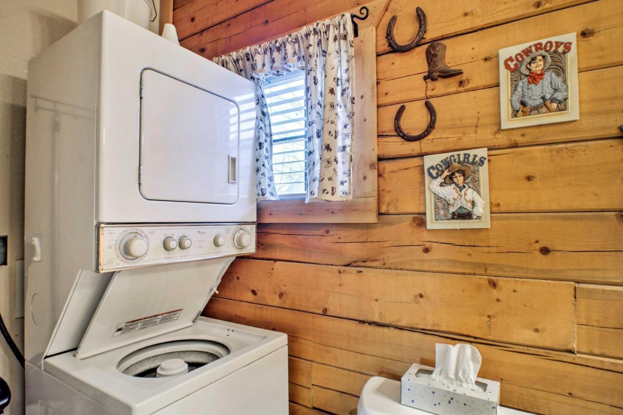 Cabin-Style Studio Right Off The Branson Strip! Daire Dış mekan fotoğraf