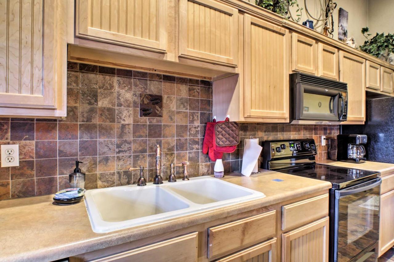 Cabin-Style Studio Right Off The Branson Strip! Daire Dış mekan fotoğraf