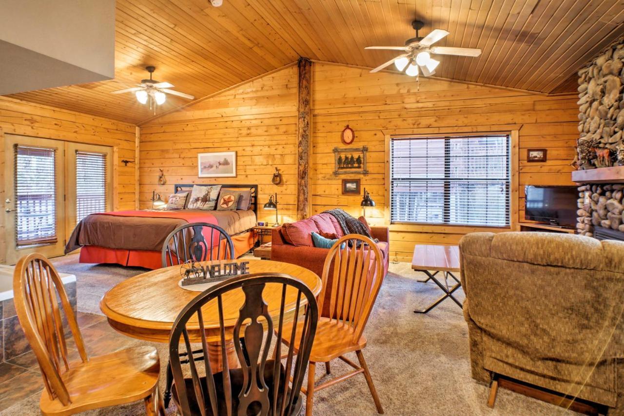 Cabin-Style Studio Right Off The Branson Strip! Daire Dış mekan fotoğraf